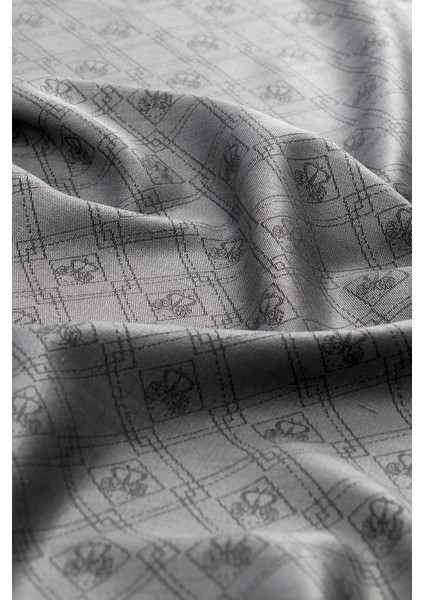 Gri Monogram Desen Jakarlı Ipek Şal modelleri