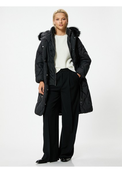 Ekstra Uzun Şişme Mont Suni Kürk Detaylı Kapüşonlu Kemerli Rüzgar Kapaklı