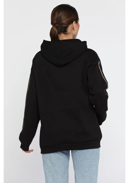 Kadın Kanguru Cepli Nakışlı Şardonlu Kadın Sweatshirt