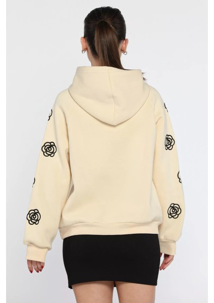 Kadın Kapüşonlu Kol Nakış Detaylı Şardonlu Sweatshirt modelleri