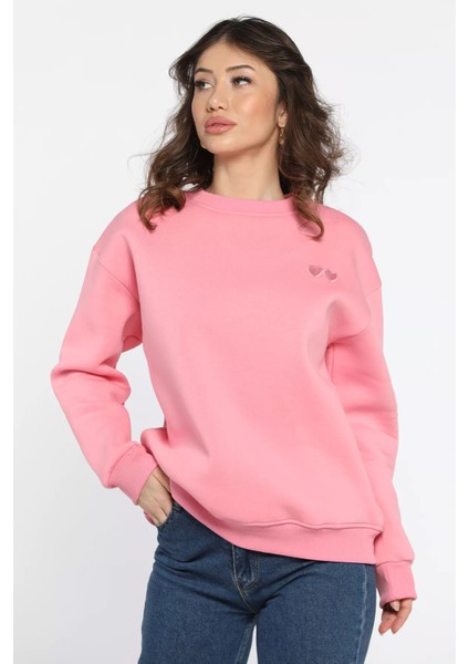 Kalp Nakışlı Üç Iplik Şardonlu Kadın Sweatshirt