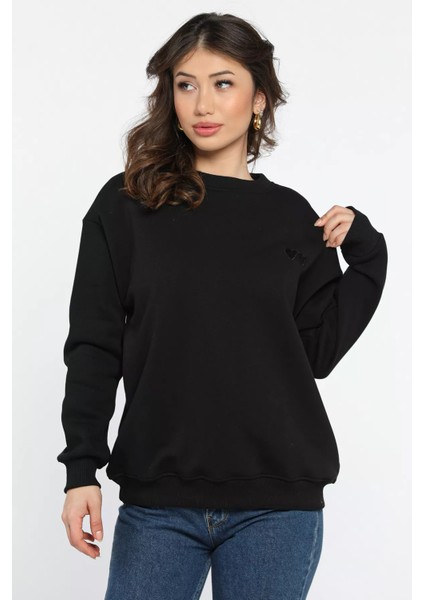 Kalp Nakışlı Üç Iplik Şardonlu Kadın Sweatshirt