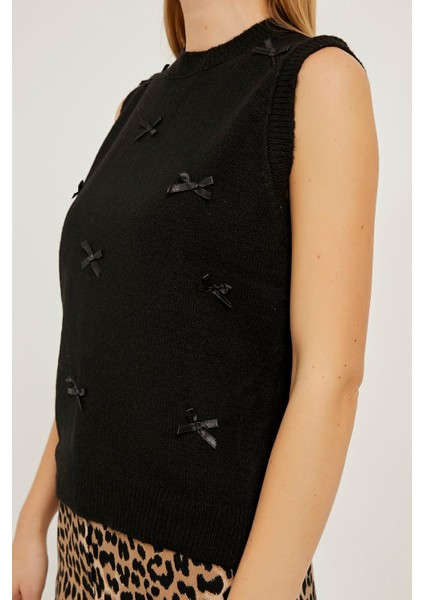 Kurdela Detaylı Triko Süveter fırsatları