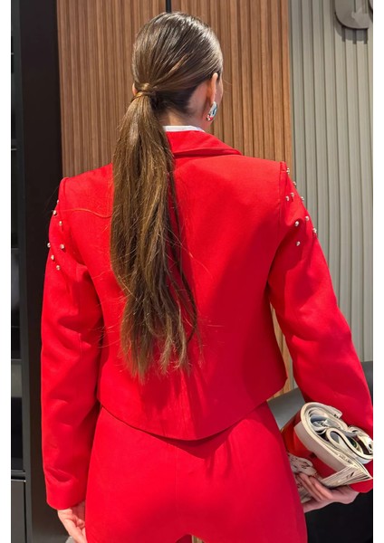 Ön Düğme Detaylı Taş Işlemeli Kadın Kısa Blazer Ceket