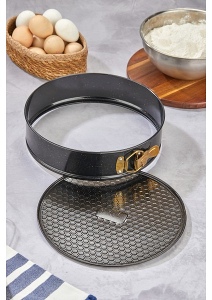 26 cm Kelepçeli Yanmaz Yapışmaz Kek Kalıbı - Altın Renk Kelepçeli, Çıkarılabilir Tabanlı, Şık Tasarım