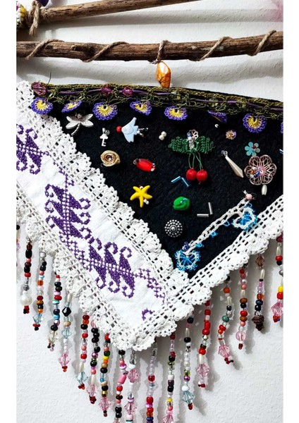 Dantel ve Etamin Detaylarla Süslü Kapı, Balkon ve Duvar Aksesuarı /nazarlık / Vintage/ 32 x 33 cm