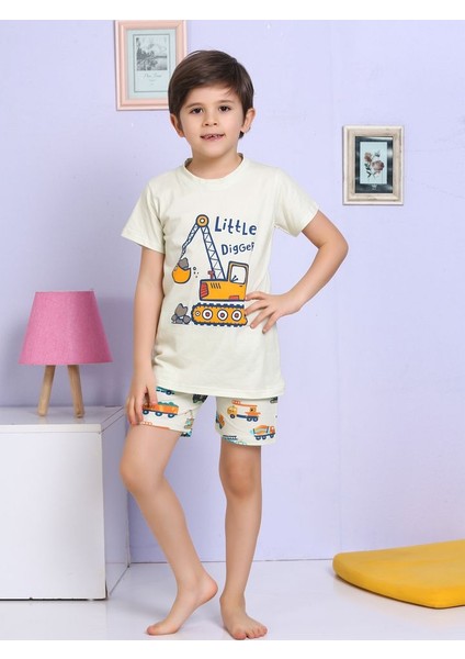 Araba Desenli Şortlu Ekru Pijama Takımı