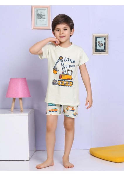 Araba Desenli Şortlu Ekru Pijama Takımı