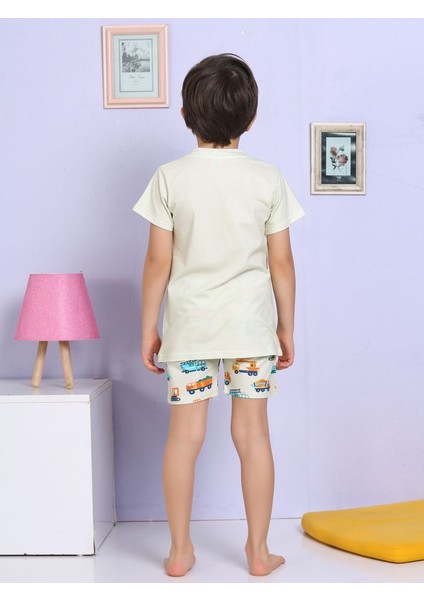 Araba Desenli Şortlu Ekru Pijama Takımı