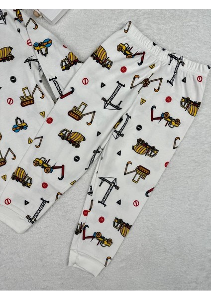 Iş Makinası Desen Beyaz Erkek Çocuk Pijama Takım modelleri
