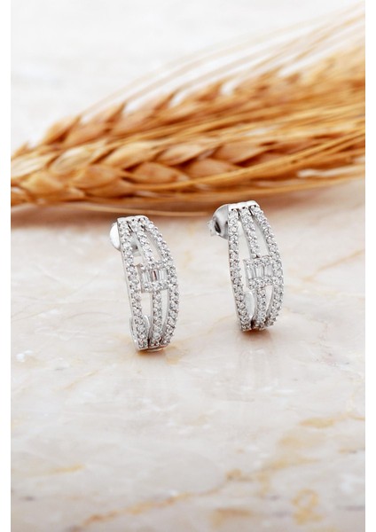 Baget Taşlı Tasarım Rodyumlu Gümüş Küpe 7170