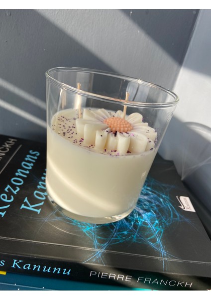 Çiçek Konseptli Vanilyalı Mum