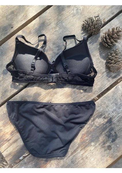 Siyah Destekli Dantelli Sütyen Takımı fırsatları