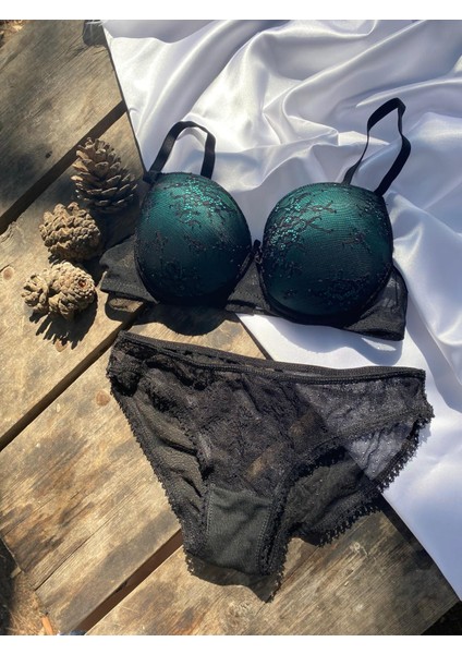 Siyah Yeşil Destekli Dantelli Sütyen Takımı