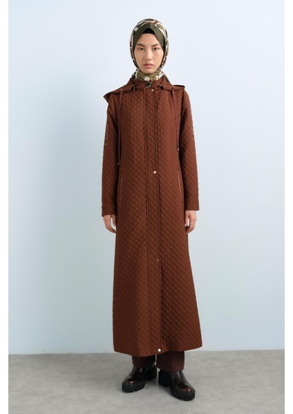 Ince Kapitone Aksesuar Detaylı Pardesü Kahve