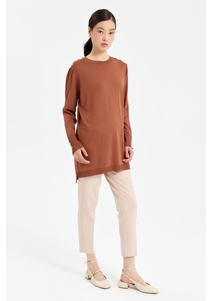 Kolları Büzgülü Düğme Detaylı Rayon Triko Tunik Kahve