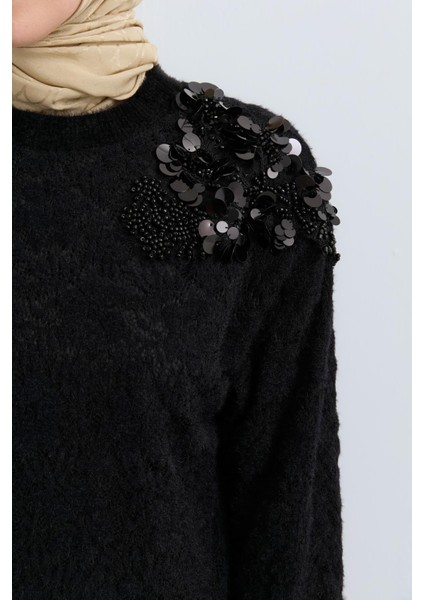 Omzu Boncuk Aksesuar Detaylı Triko Tunik Siyah fiyatları