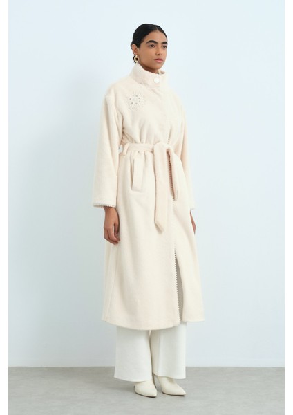 Inci Detaylı Uzun Tüy Angora Manto Bej fiyatları