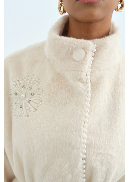 Inci Detaylı Uzun Tüy Angora Manto Bej modelleri