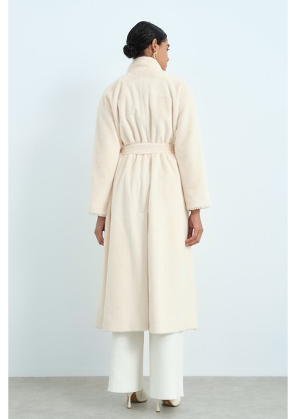 Inci Detaylı Uzun Tüy Angora Manto Bej fırsatları