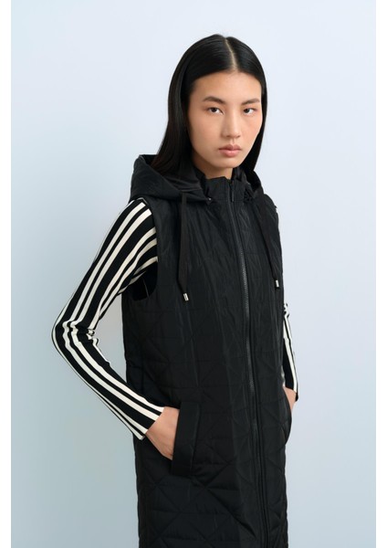 Arkası Ayarlamalı Kapitone Yelek Siyah modelleri