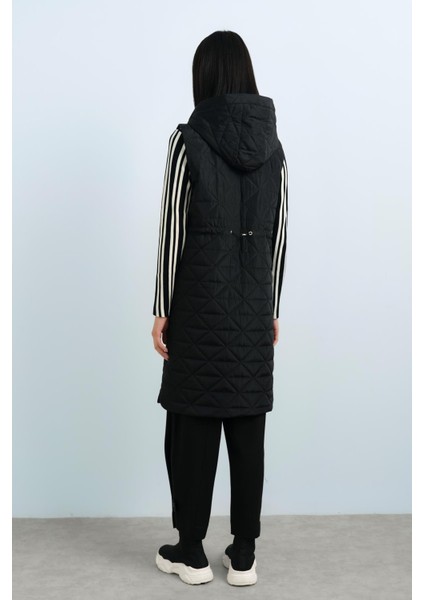 Arkası Ayarlamalı Kapitone Yelek Siyah fırsatları