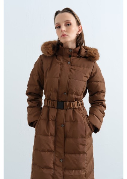 Kapşonlu Kemerli Kaz Tüyü Manto Kahve fiyatları