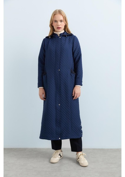 Ince Kapitone Cep Detaylı Spor Kap Lacivert