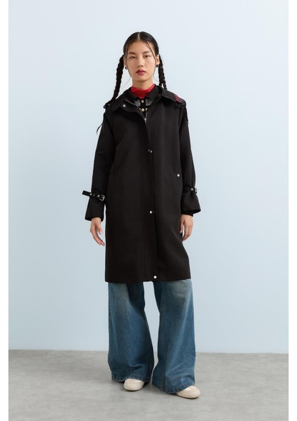 Iri Kapşonlu Trençkot Siyah