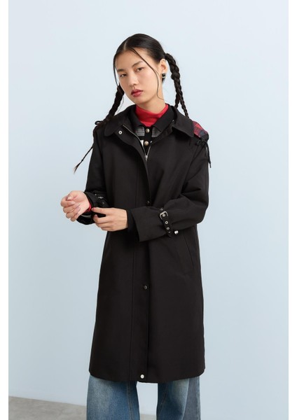 Iri Kapşonlu Trençkot Siyah modelleri