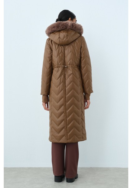 Seyyar Kürklü Metal Detaylı Kaban Camel fırsatları