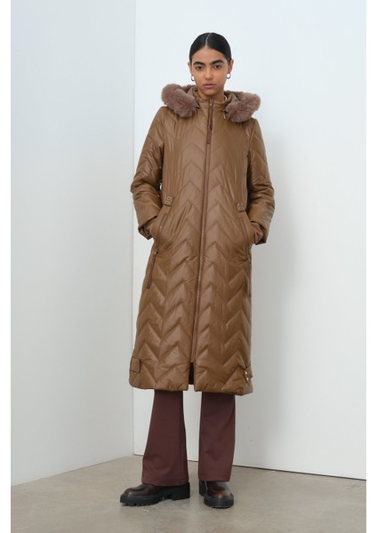 Seyyar Kürklü Metal Detaylı Kaban Camel indirimleri