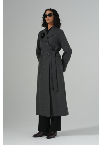 Asimetrik Yakalı Kuşaklı Kaban Füme indirimleri