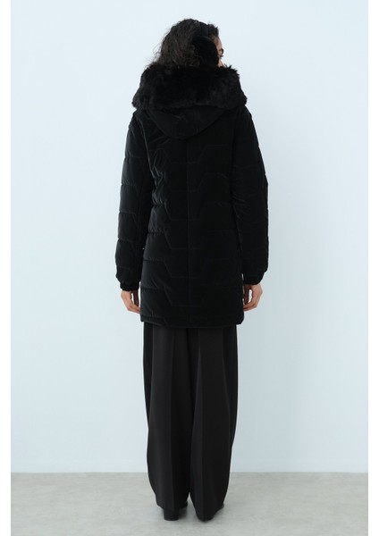 Seyyar Kürklü Kapşonlu Kapitone Kaban Siyah fırsatları