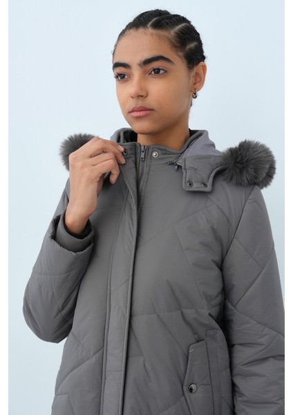 Kürklü Kapşonlu Spor Kapitone Kaban Füme modelleri