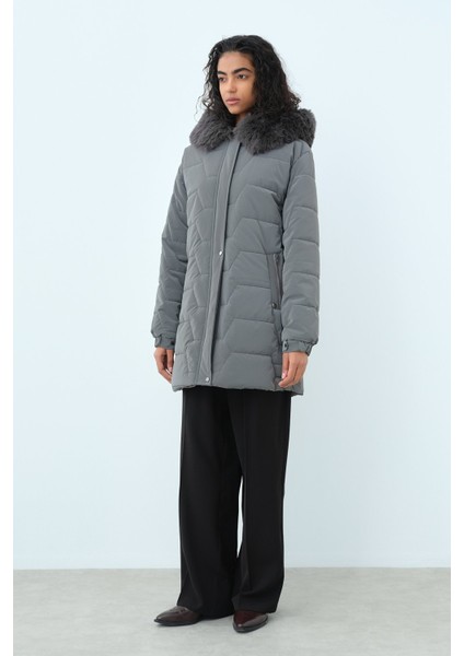 Seyyar Kürklü Kapşonlu Kapitone Kaban Gri