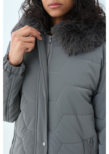 Seyyar Kürklü Kapşonlu Kapitone Kaban Gri modelleri