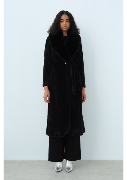 Kürk Yakalı Angora Kaban Siyah