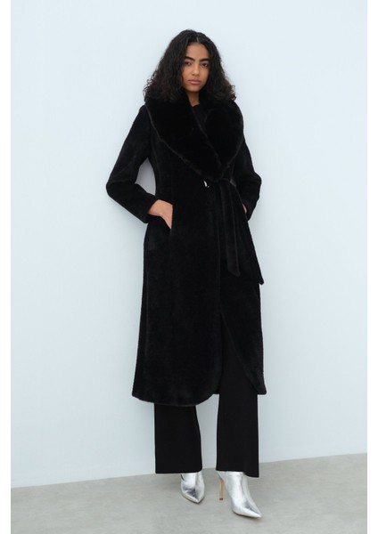 Kürk Yakalı Angora Kaban Siyah fiyatları