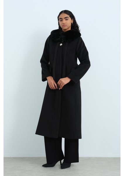 Seyyar Kürklü Düğme Detaylı Kaban Siyah fiyatları
