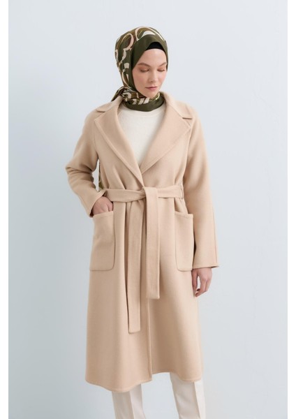 Kuşaklı Torba Cepli %100 Yün Kaban Bej fırsatları