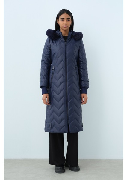 Seyyar Kürklü Metal Detaylı Kaban Lacivert fiyatları