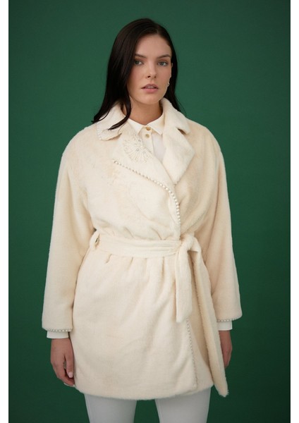 Taş Detaylı Kuşaklı Uzun Tüy Angora Kaban Ekru fiyatları