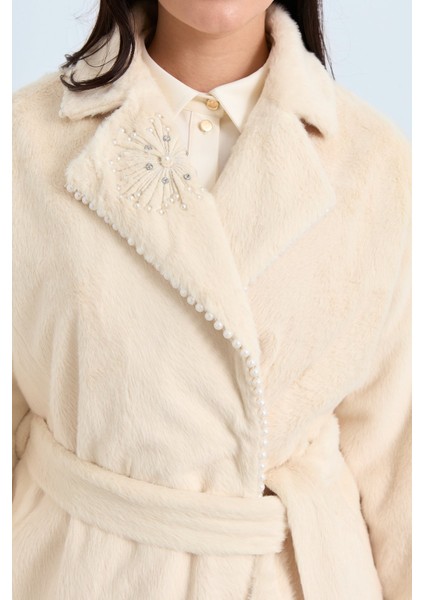 Taş Detaylı Kuşaklı Uzun Tüy Angora Kaban Ekru fırsatları