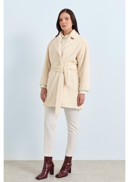 Taş Detaylı Kuşaklı Uzun Tüy Angora Kaban Ekru indirimleri