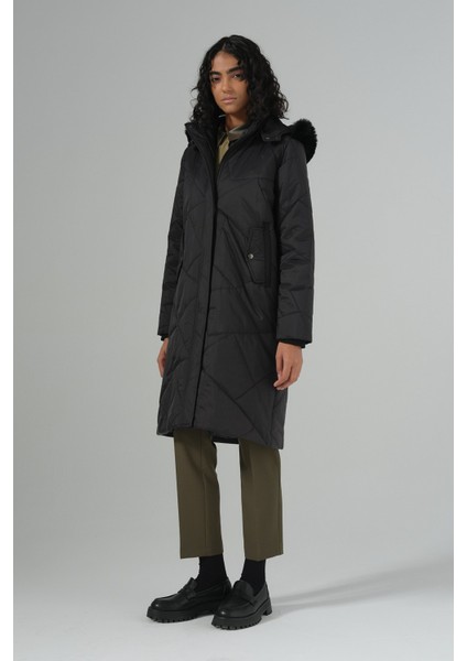 Kürklü Kapşonlu Spor Kapitone Kaban Siyah indirimleri