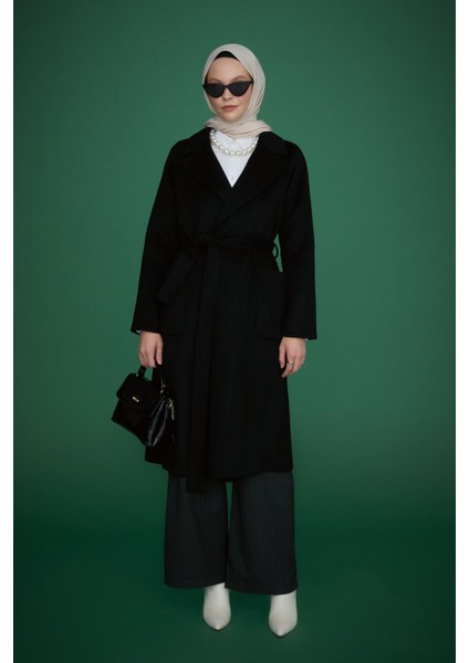 Kuşaklı Torba Cepli %100 Yün Kaban Siyah