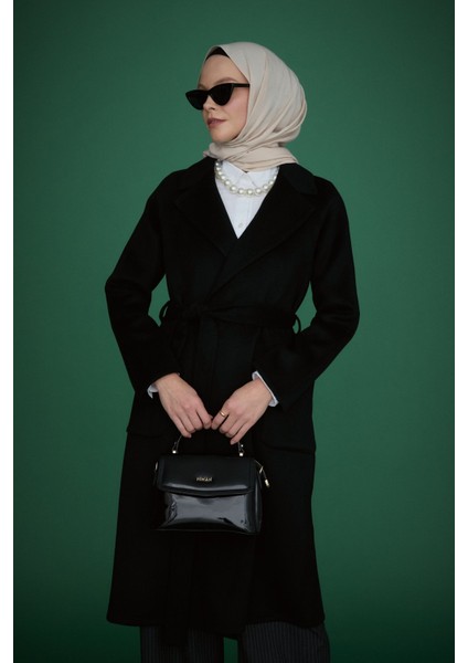 Kuşaklı Torba Cepli %100 Yün Kaban Siyah fırsatları