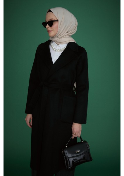 Kuşaklı Torba Cepli %100 Yün Kaban Siyah indirimleri