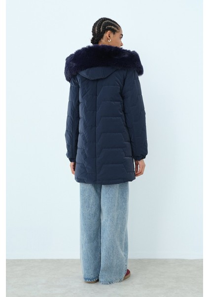 Seyyar Kürklü Kapşonlu Kapitone Kaban Lacivert fırsatları